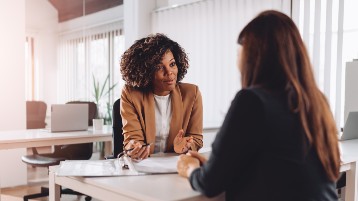 Recrutement de cadres : la stratégie des entreprises reste multicanale